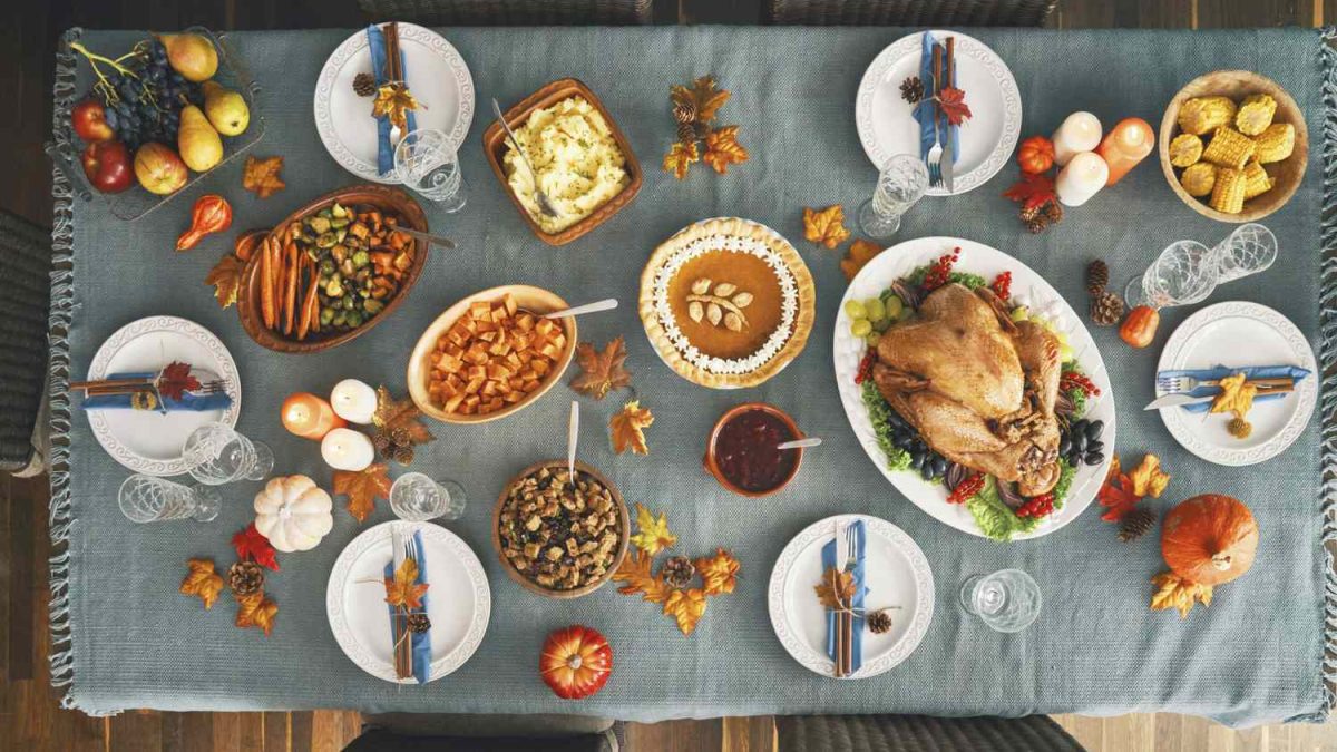 A tradition Thanksgiving dinner.